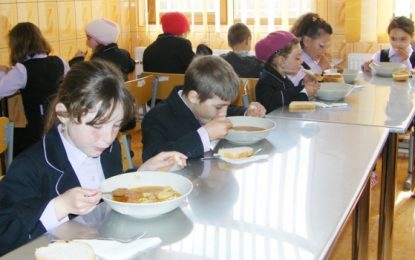 Liceul din Dragalina, inclus într-un proiect-pilot/279 de elevi vor primi mâncare gătită