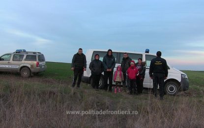 Şase migranţi irakieni şi patru călăuze bulgare, depistaţi de poliţiştii de frontieră în apropiere de Mănăstirea Dervent