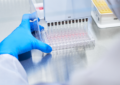 Testarea genomică în cancer – o șansă în plus la un tratament potrivit pentru pacienți